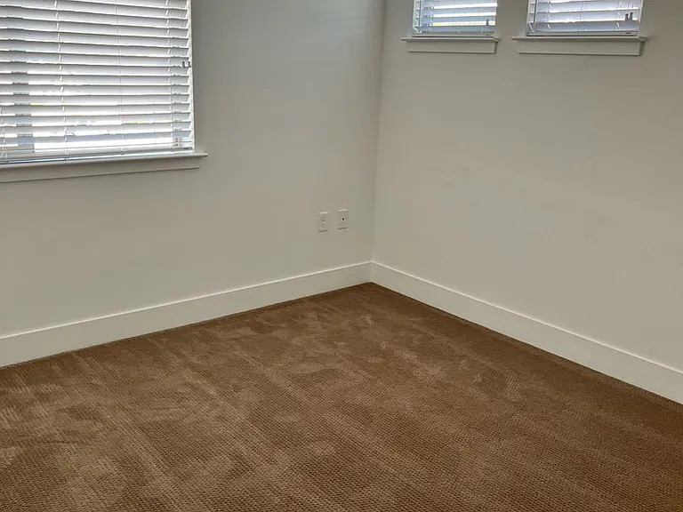 Emerald Ridge Apartments — Photo 39
