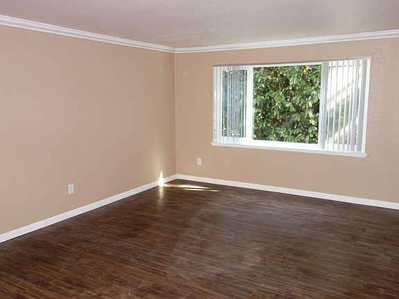 2nd image of 19924 19th Ave NE #1066