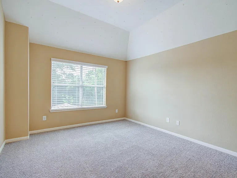 21331 Parham Cir — Photo 36