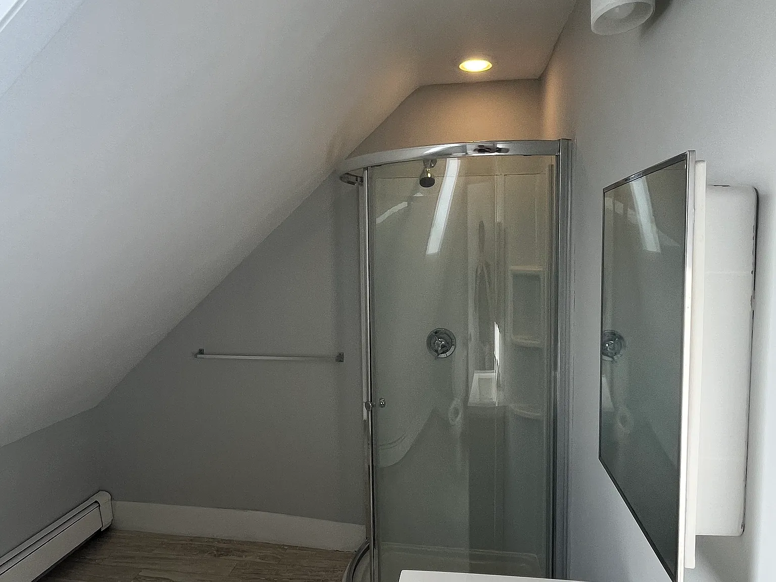 7 Home St — Photo 2