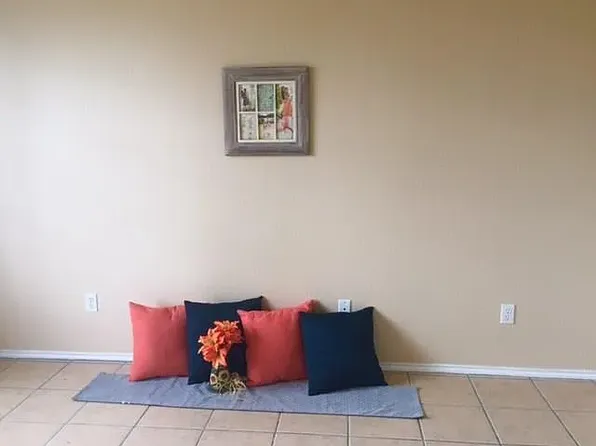 703 1/2 Westchester Rd, Taylor, TX 76574