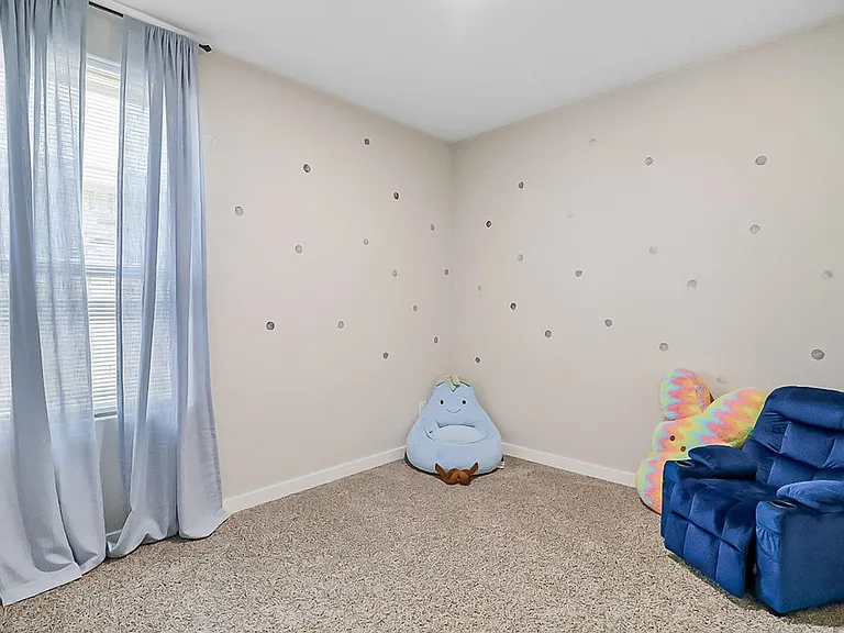 6402 Oracle Dr — Photo 15