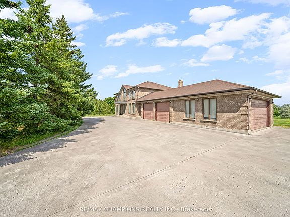 5th image of 4047 Countryside Dr E