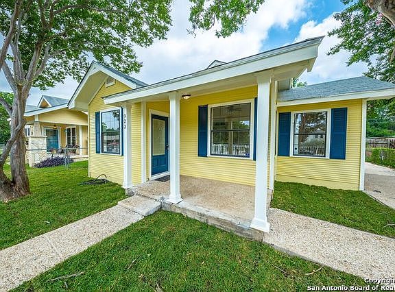 2nd image of 923 Lovett Ave