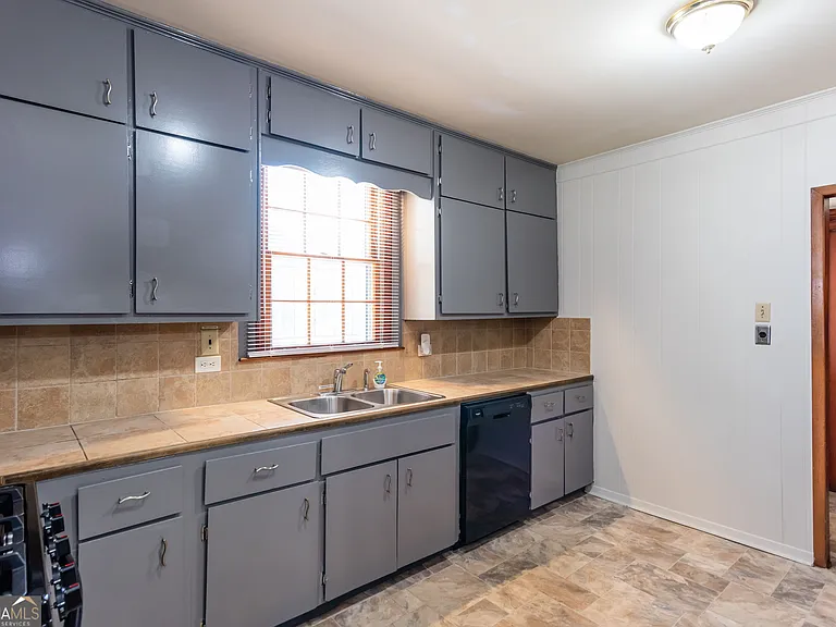2111 Martin Luther King Jr Dr NW — Photo 9
