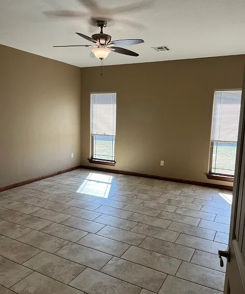 394 NE Simmons Cir — Photo 11