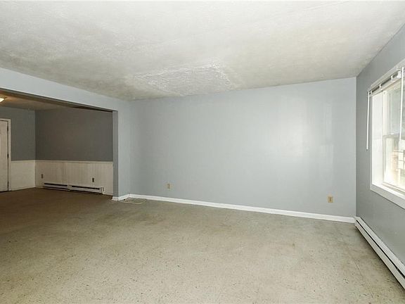 4th image of 8412 Meadowlark Dr