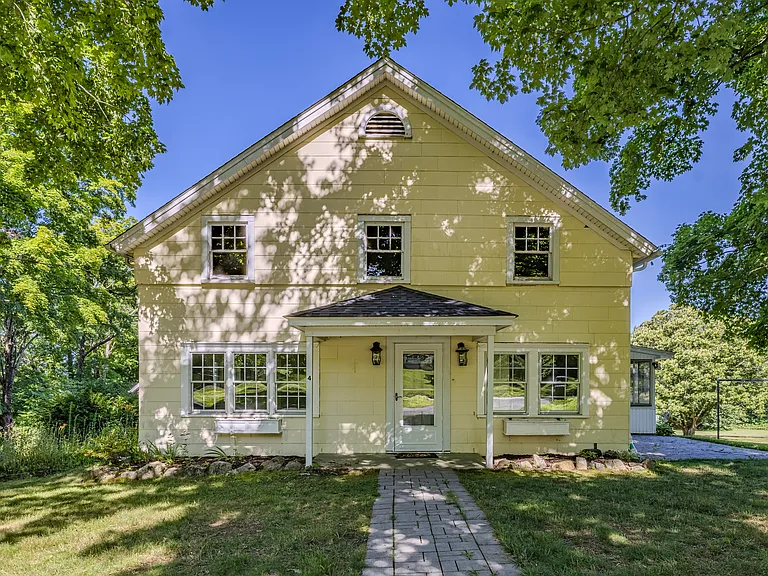 4 Hydeville Rd #1 — Photo 2
