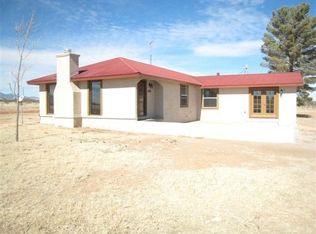 9055 S Garber Dr, Hereford, AZ 85615