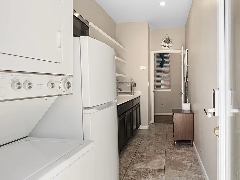 4169 Southampton St #8 — Photo 9