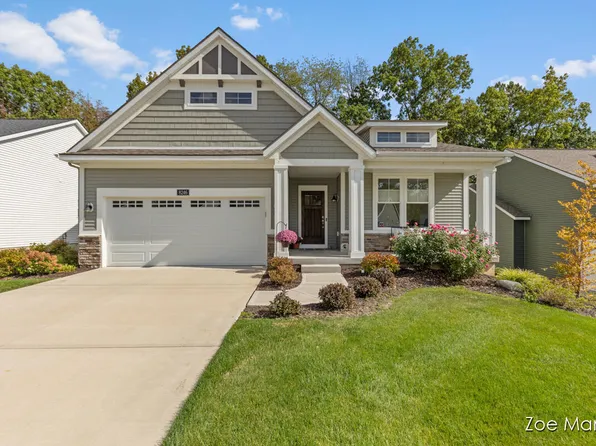 8246 Autumn Acres Dr, Rockford, MI 49341