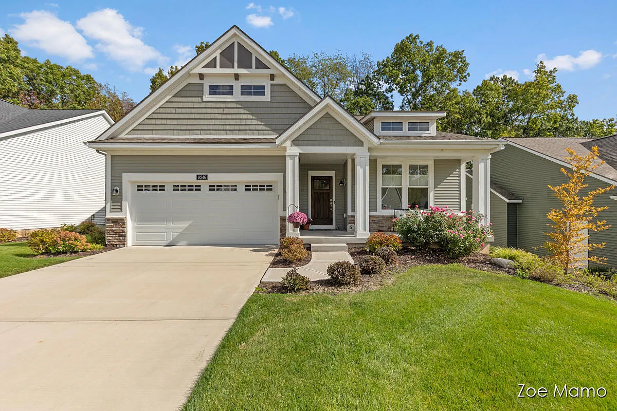 8246 Autumn Acres Dr photo 1