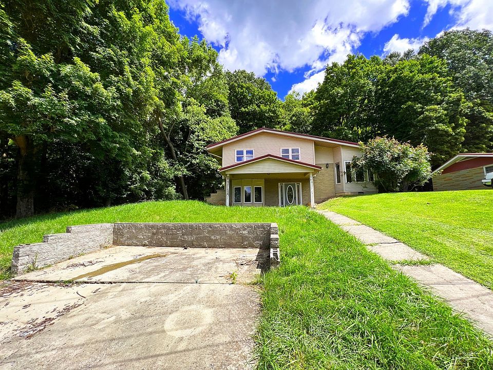 1st image of 201 Greenbriar Dr