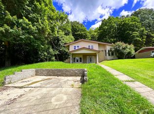 201 Greenbriar Dr, Gallipolis, OH 45631