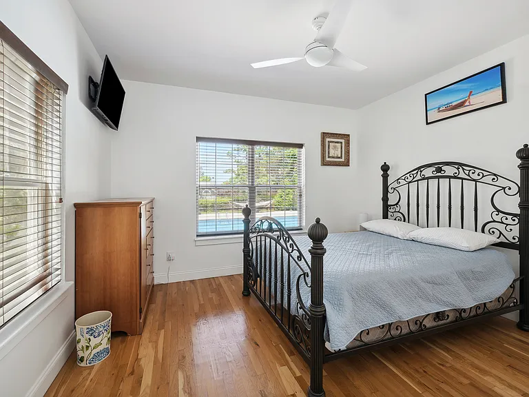 199 Shinnecock Hills Rd — Photo 15