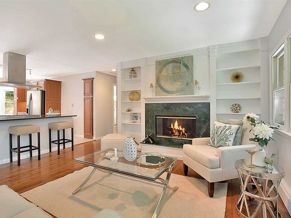 3rd image of 6 Tanyard Ln