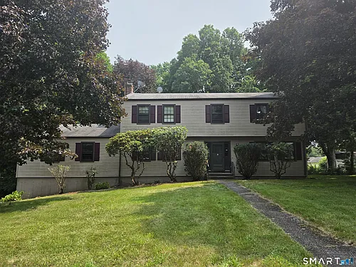 8 Squire Ln Photo 1