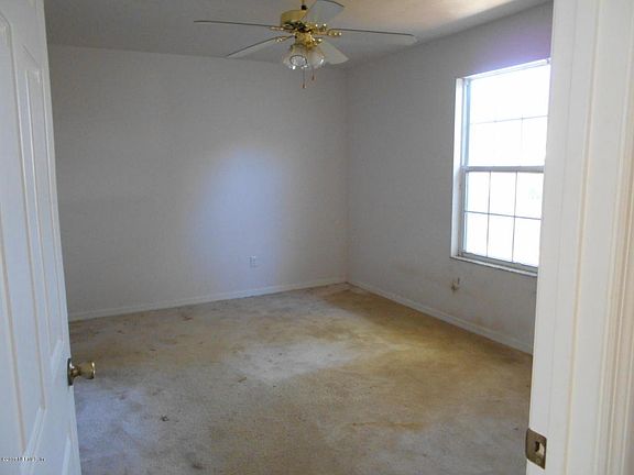 5th image of 111 SE Ibis Way