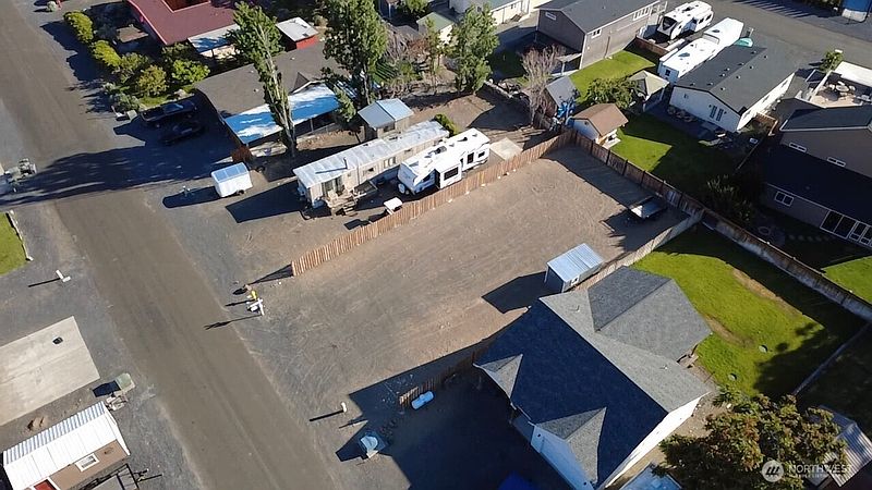 3rd image of 826 SW Chukar Place