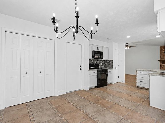 4th image of 7019 Winding Trace Dr