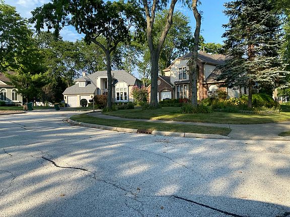 4th image of 83 Dawson Ct