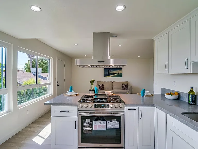 1512 Sherman Pl — Photo 17