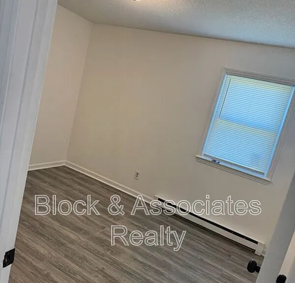 1109 Garrison St — Photo 7