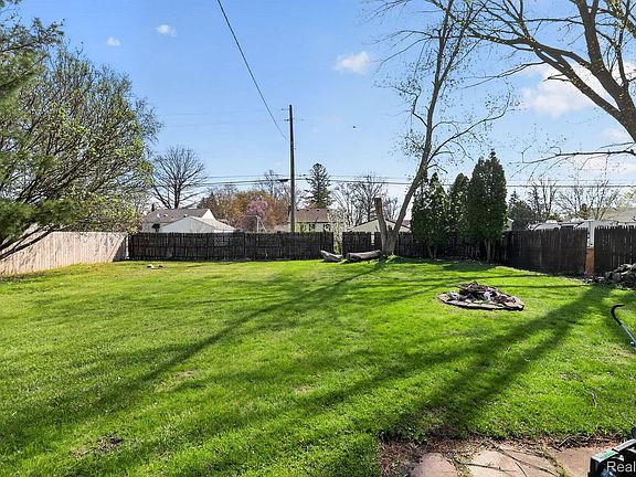 4th image of 5918 Cardwell St