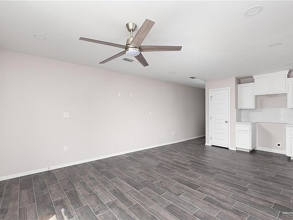 2nd image of 608 W Los Torritos St