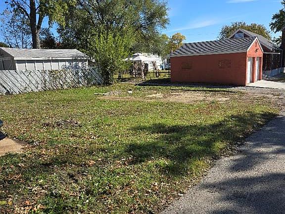 5th image of 1312 Wachtel Ave