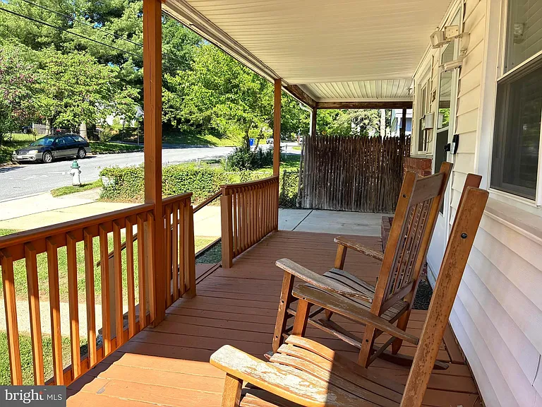 5112 Hollywood Rd — Photo 3