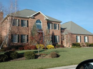 2760 Primrose Ln, York, PA 17402