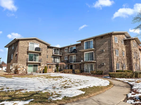 8932 W 140th St APT 1A, Orland Park, IL 60462