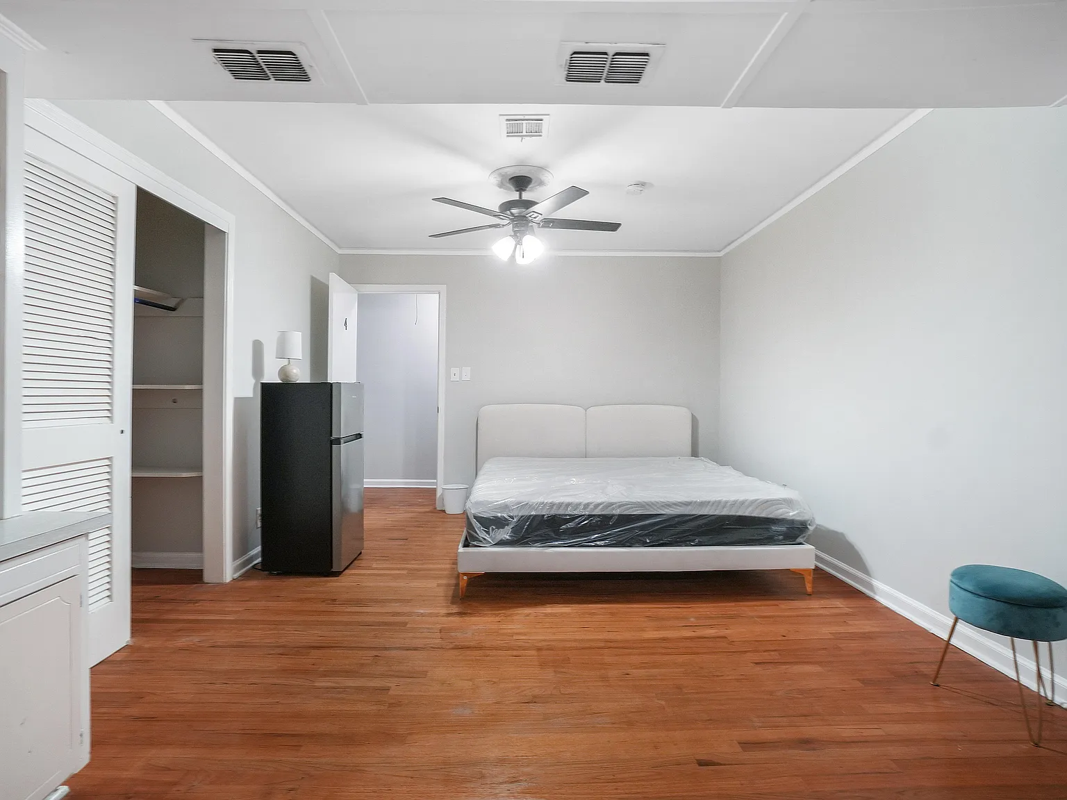 4 bed, 5.0 bath, 3000 sqft, $1,027 — Photo 3