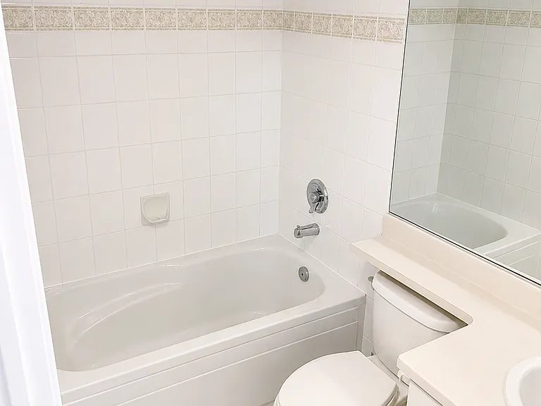 1190 Eastwood St #115 — Photo 4