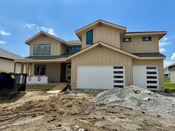 17404 Parkhill St, Overland Park, KS 66221
