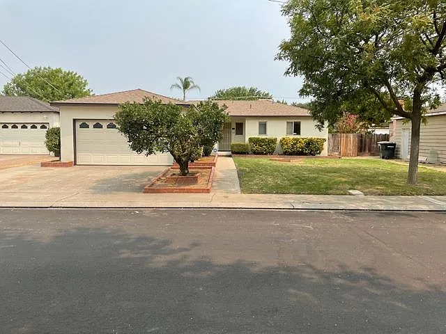 1708 Clark Dr photo 1