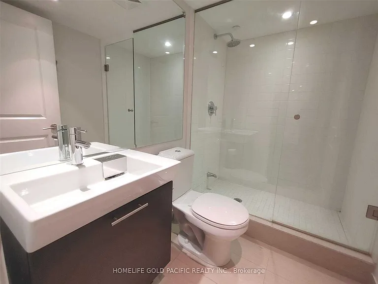 386 Yonge St #1716 — Photo 7