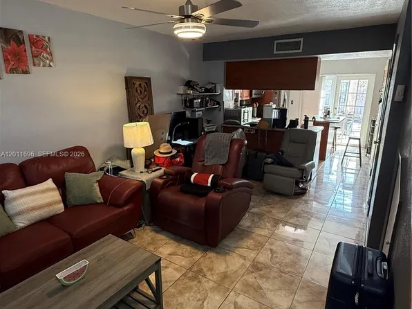 1813 SW 107th Ave APT 2408, Miami, FL 33165