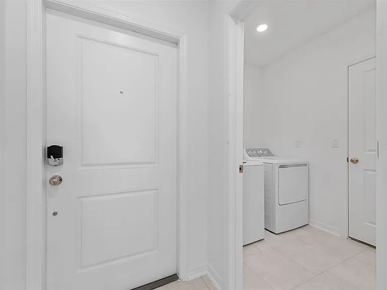 573 Bell Prairie Cir — Photo 8