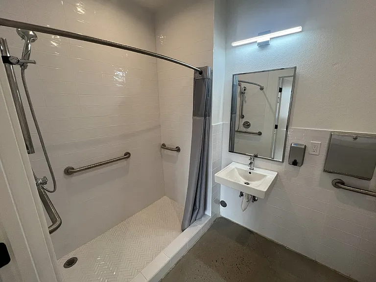 3700 N Marion St #102 — Photo 7