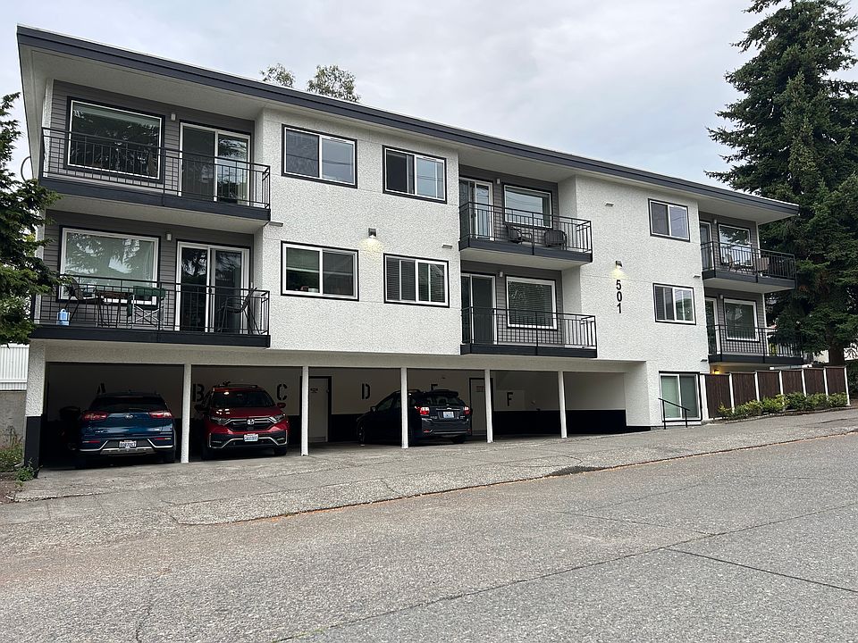 2nd Floor Corner Unit. Parking spot below.