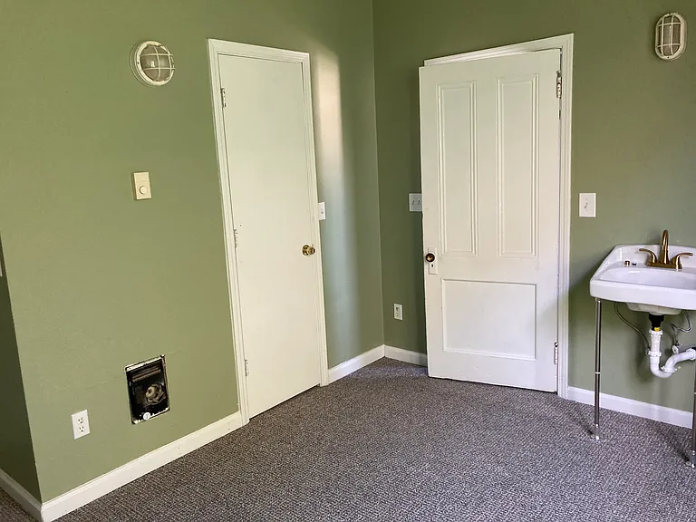 7461 N Portsmouth Ave #1 — Photo 6