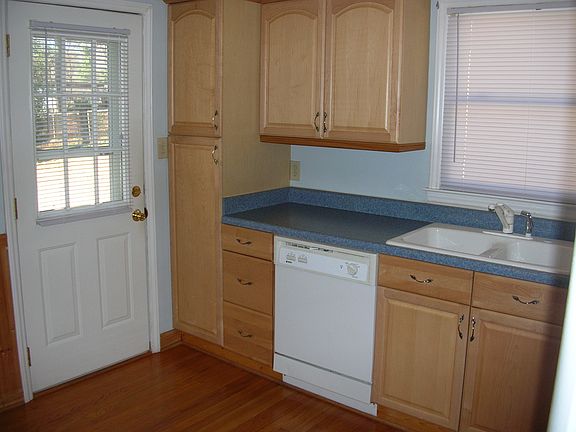4th image of 3205 James Pl
