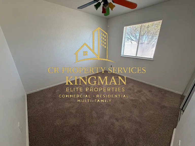 3246 Calumet Ave — Photo 4