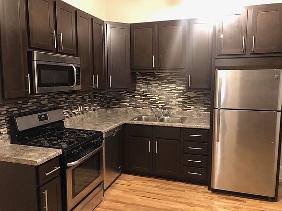 4th image of 1221 N Hoyne Ave #1