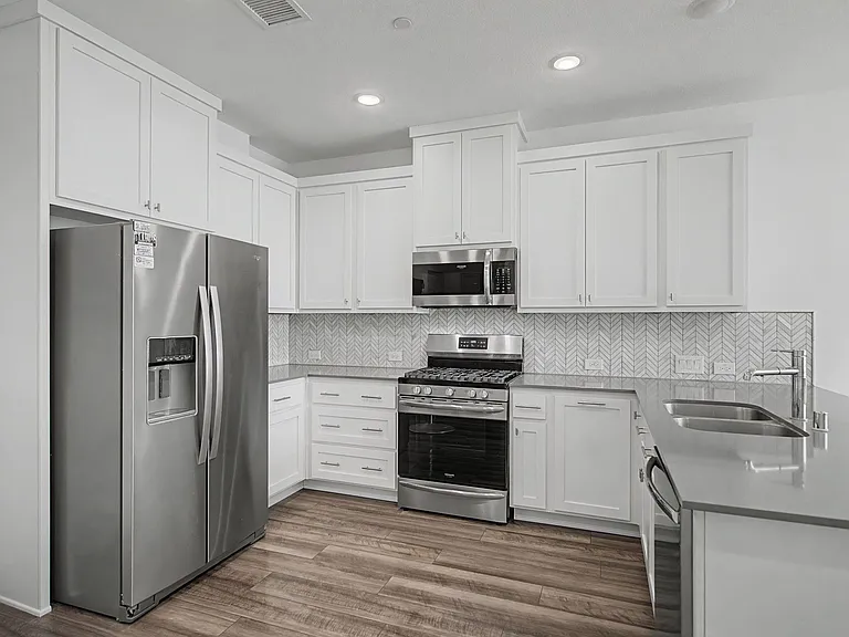 6032 Silverado Trl — Photo 11