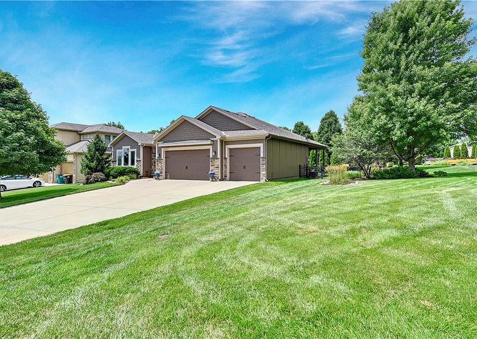22509 S Lincoln St, Spring Hill, KS 66083 | Zillow