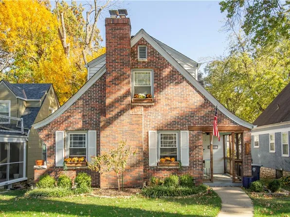 7427 Walnut St, Kansas City, MO 64114