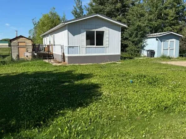 9721 N 107th St, Hythe, AB T0H 2C0